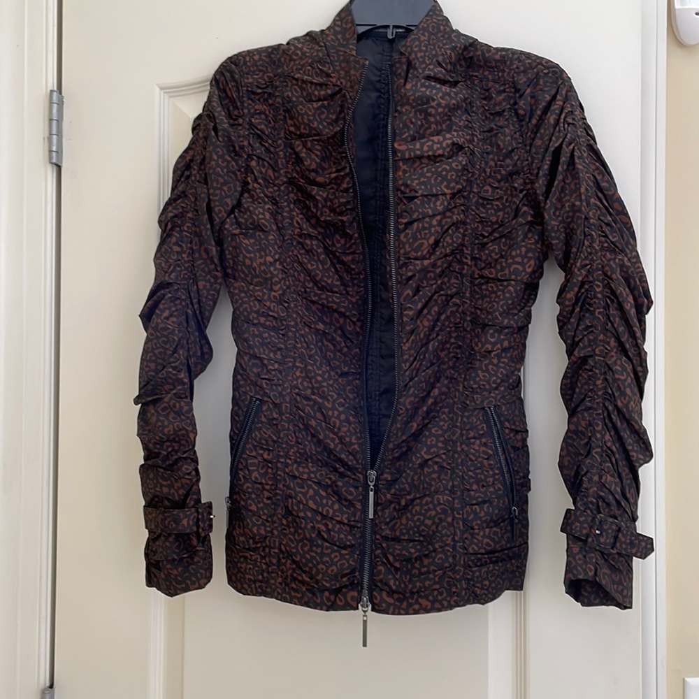Paperwhite Animal print zip up jacket New- size 6